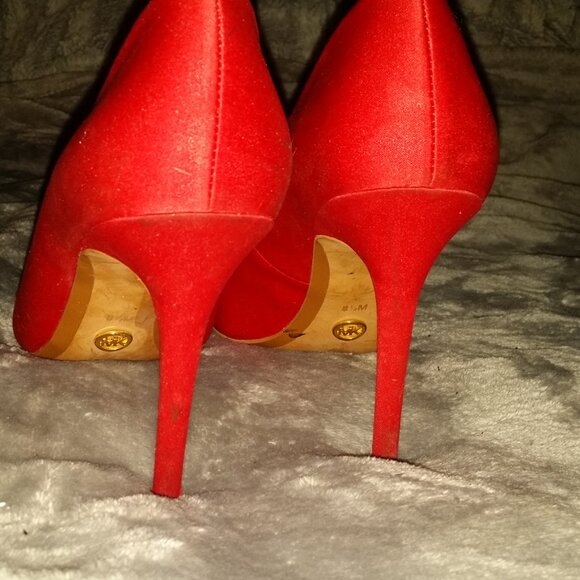 Michael Kors Dorothy Flex pointed-toe pumps in red suede - Picture 3 of 4